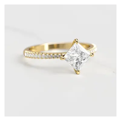 PRINCESS HALF PAVE TAPERED DIAMOND RING - platinum / 0.75ct / natural diamond